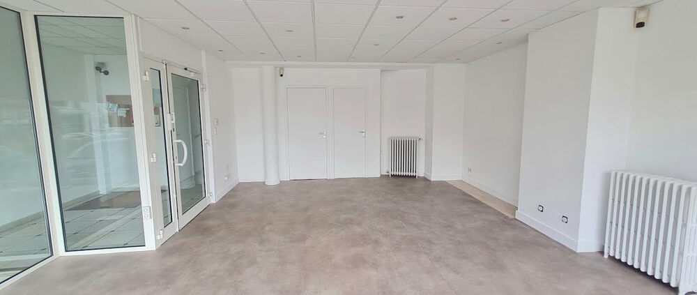 Immeuble de rapport de 250 m2 situé sur la grand place de CASSEL