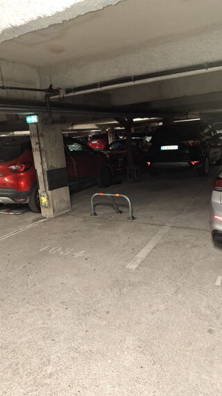  Parking / Garage à louer 