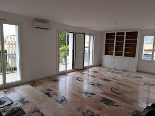  Appartement à louer 4 pièces 109 m²