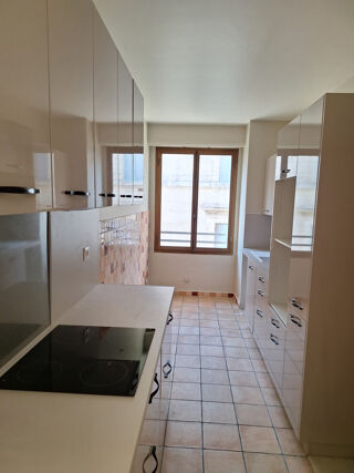  Appartement à louer 4 pièces 109 m²