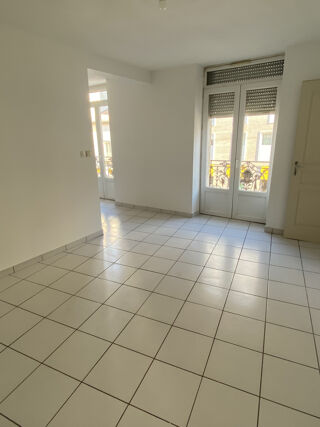  Appartement à louer 2 pièces 38 m²