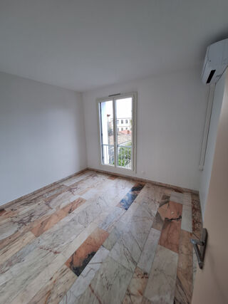  Appartement à louer 4 pièces 109 m²
