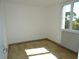  Appartement à louer 5 pièces 90 m²