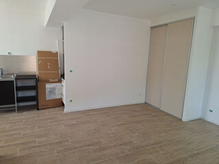  Appartement à louer 1 pièce 31 m²