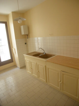  Appartement à louer 3 pièces 66 m²