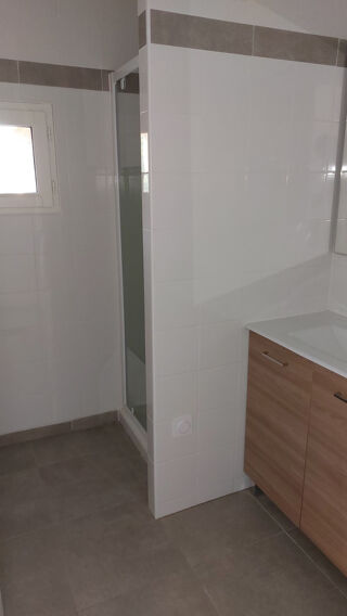  Appartement à louer 3 pièces 69 m²