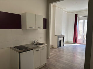  Appartement à louer 1 pièce 28 m²