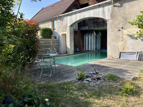   Maison familiale � Vernuche Varennes-Vauzelles, situ�e dans le d�partement de la Ni�vre. Ferme - 10 pi�ce(s) - 218 m�