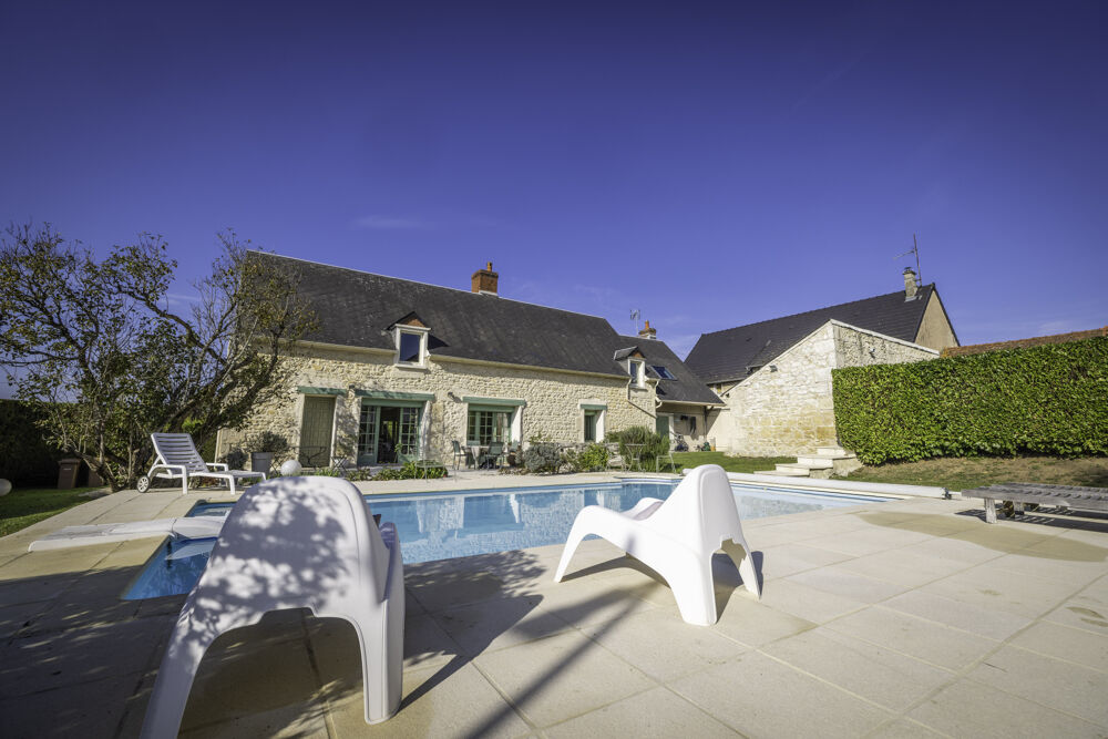 Magnifique longére à Urzy, proche de Nevers avec piscine.