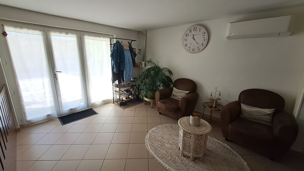 Vente Maison Maison familiale lumineuse avec grand espace de vie et terrasse couverte sur un terrain clos de 500m2. Villeneuve sur lot