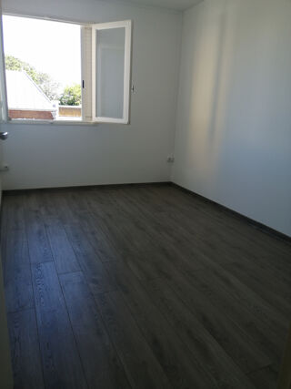  Appartement � louer 4 pi�ces 75 m�