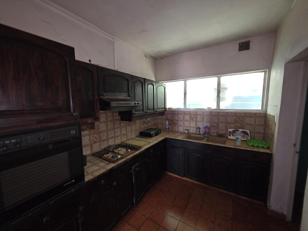 Vous rechercher une grande villa à rénover à LA MONTAGNE 97417