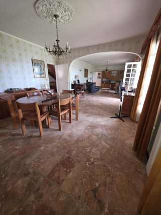  Maison à vendre 6 pièces 236 m²