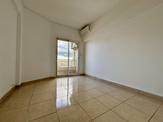  Appartement à louer 4 pièces 95 m²