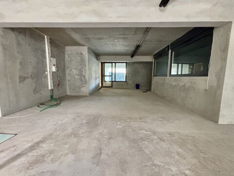   LOCAL COMMERCIAL OU PROF NEUF ST DENIS PROCHE CENTRE 