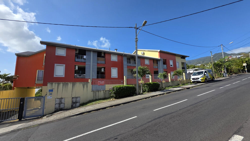 Pour investisseur F2 très bien situé à SAINTE CLOTILDE Moufia