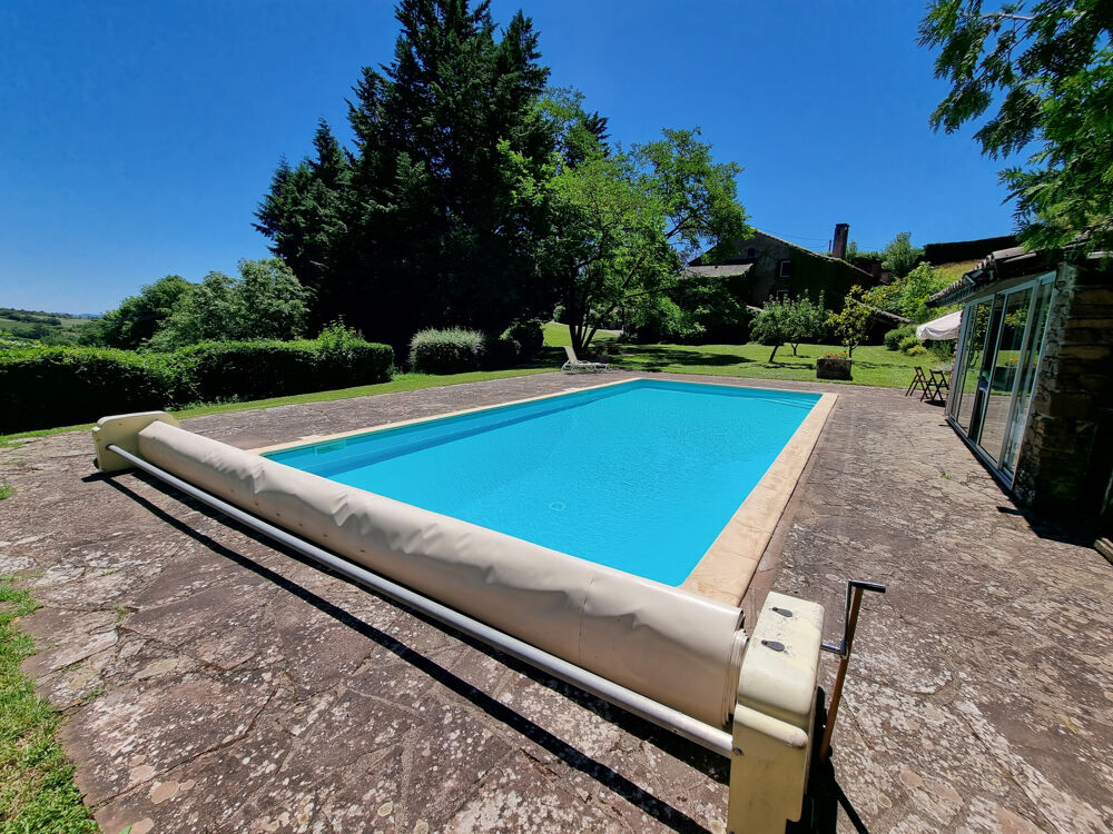 Propriété de 220 m2 avec multiples dependances et veranda de 50m2 sur 3ha de terrain
