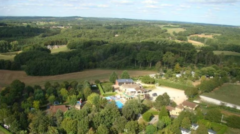 CAMPING EN PERIGORD NOIR 1580000 24200 Sarlat la caneda