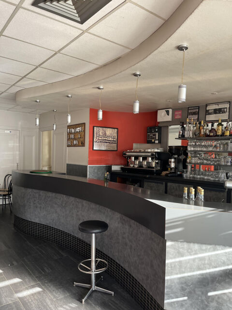   Ensemble immobilier de 799 m2 : Hôtel 2 étoiles, bar et restaurant 