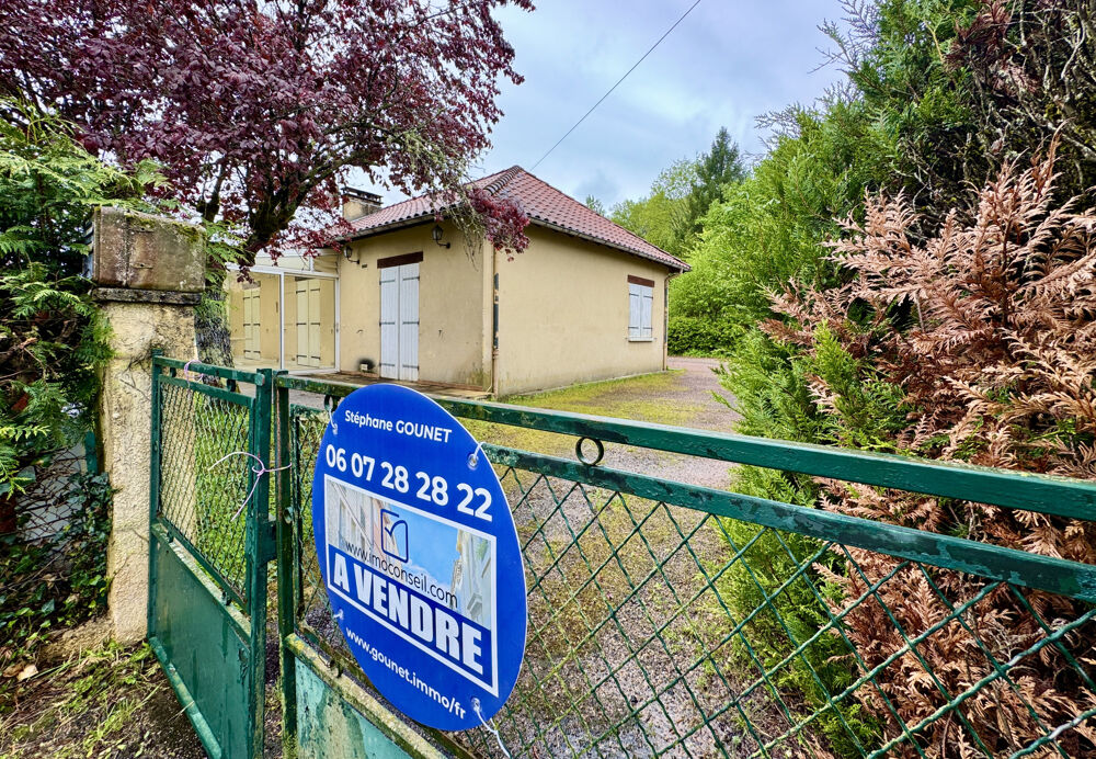 Charmante maison de 84 m2 3 chambres, deux garages parc clos 1104m2