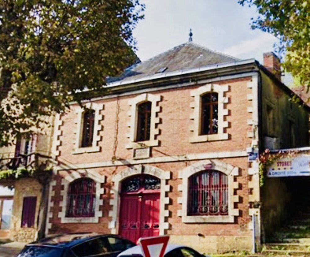 Maison 9 pièces 540 m² · à Gourdon · 540 m² · 140 000 €