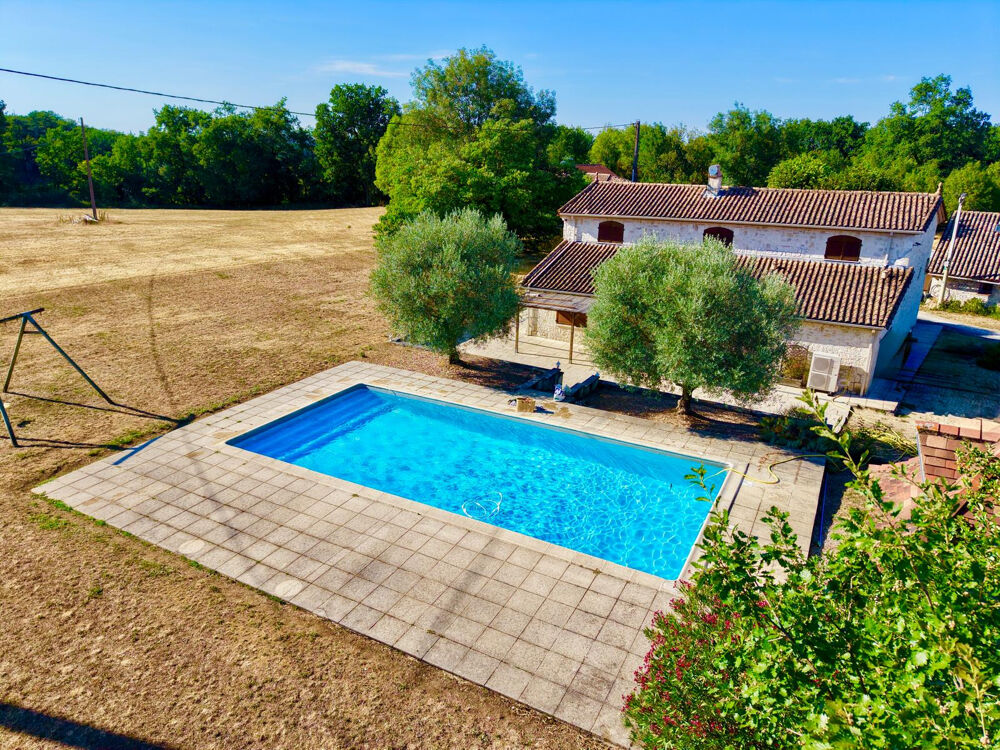 Vente Maison Maison de caractère  d'environ 169 m2 avec piscine Montaut