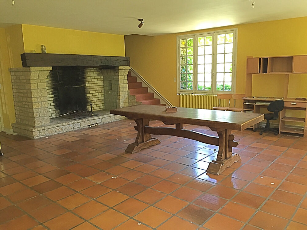 Vente Propriété/Château Propriété avec vaste demeure de 1200 m2, tennis, héliport au coeur d'un parc arboré Gourdon