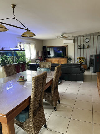  Maison  vendre 8 pices 205 m