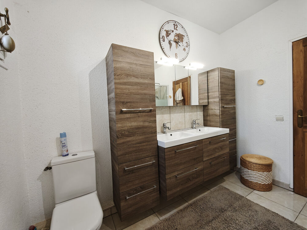 � vendre  Propri�t�/ch�teau Ortaffa (66560)