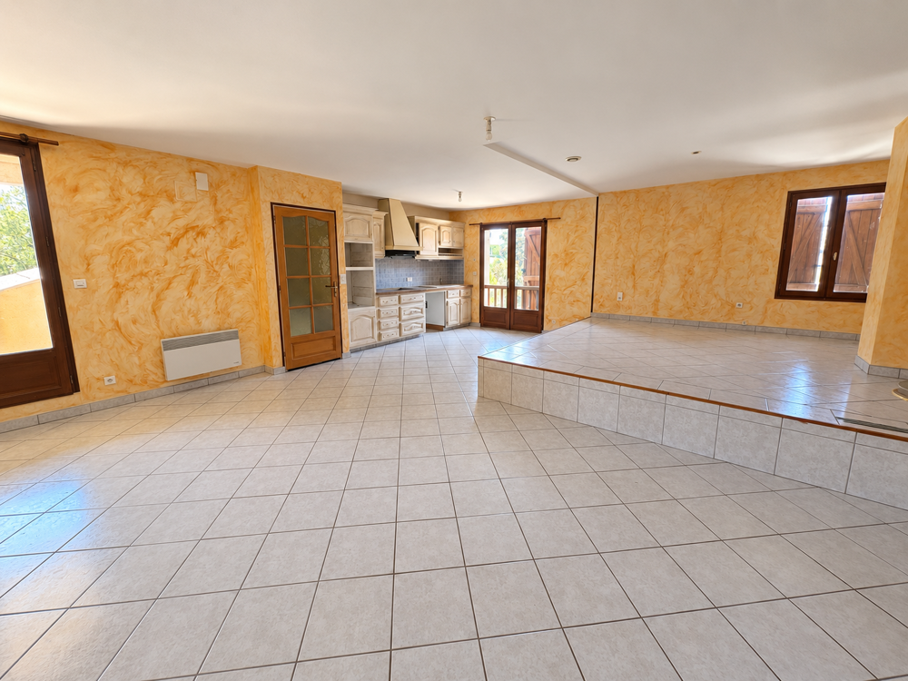 ENSEMBLE IMMOBILIER-ANCIENNE BOULANGERIE + APPARTEMENT 5 CHAMBRES
