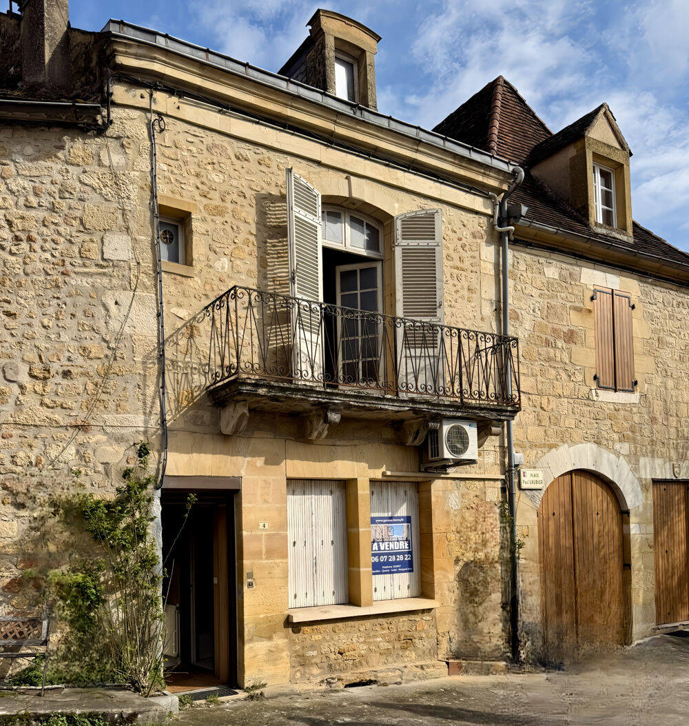 Maison 8 pièces 155 m² · à St Cyprien · 155 m² · 124 900 €