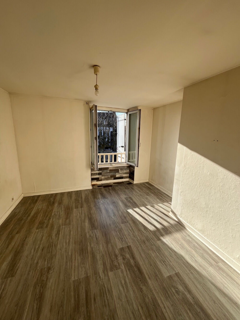 Immeuble - Appartement avec commerce au RDC