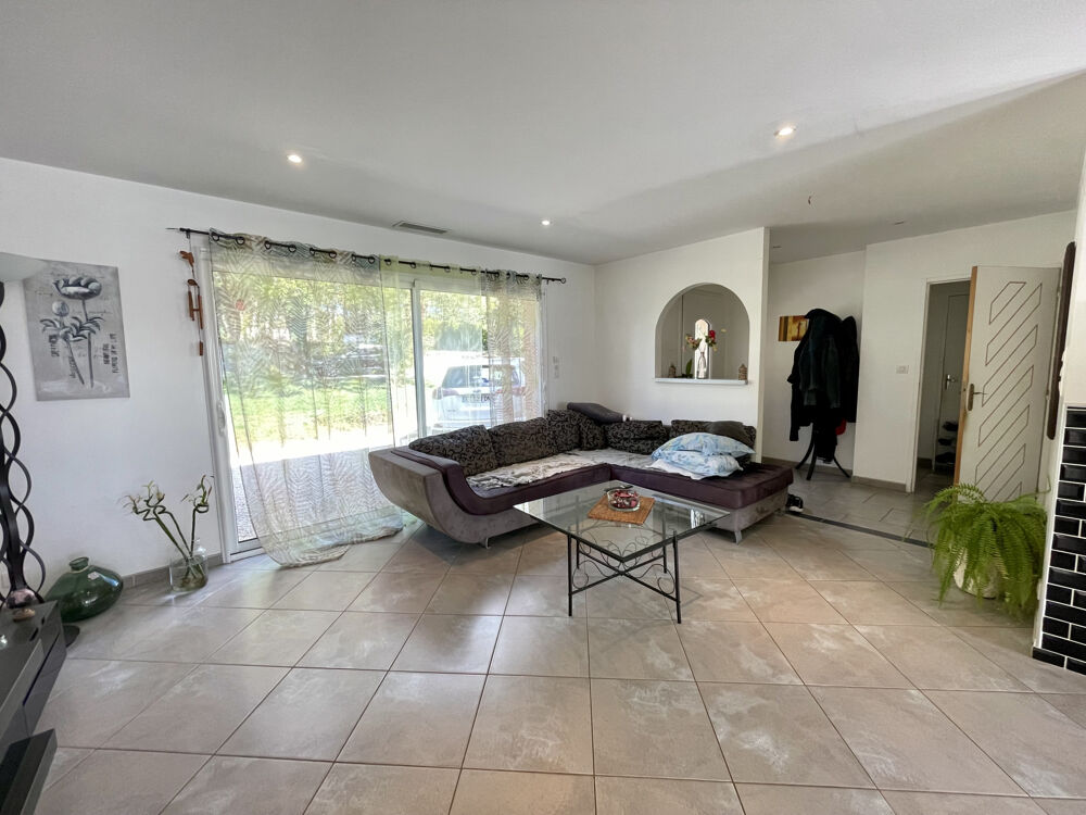Vente Maison Belle maison de plain pied de 154 m2 avec 4 chambres La dornac