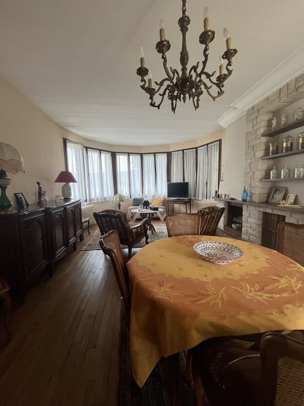 Maison OBJAT - 7 pièces - 179 m2