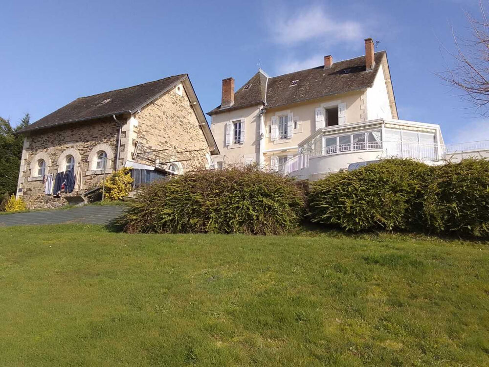 Maison 8 pièces 250 m² · à Objat · 250 m² · 339 000 €