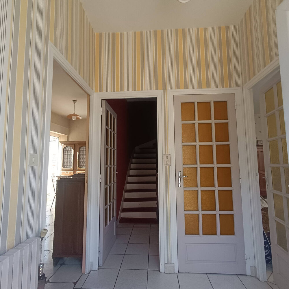 Maison en pierre, 3 chambres , jardin clos 1000 m2, garage, Bourg de Mauron