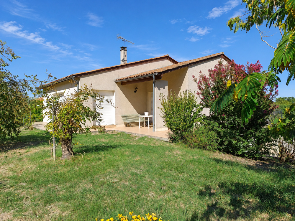 Vente Maison Maison familiale d'environ 172 m2 avec 3 chambres et terrain arboré à Castillonnès Castillonnes