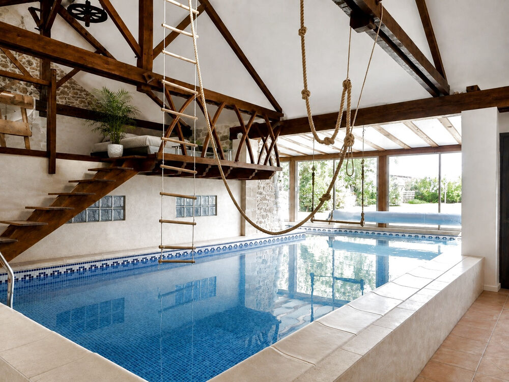 Vente Maison Propriété de caractère avec piscine intérieure Reilhaguet