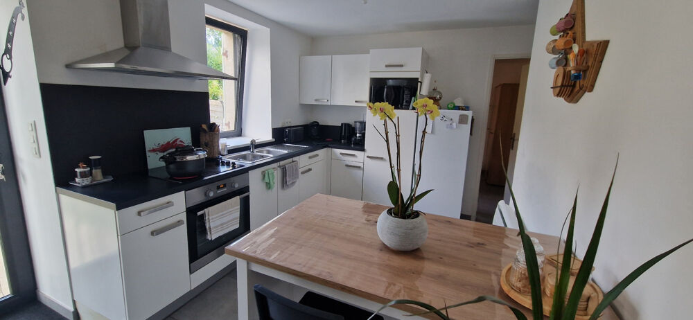 COUP DE COEUR A TREMEOC - LONGERE 150M2 - 2 HABITATIONS SUR 5200 M2 - SANS TRAVAUX