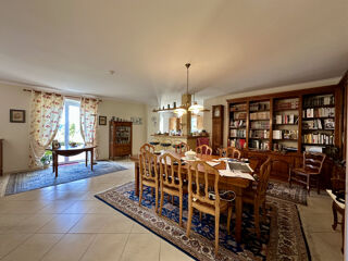  Maison � vendre 6 pi�ces 201 m�