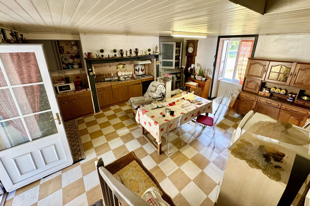 EXCLUSIVITE - A deux pas de la Dordogne, rare ensemble immobilier typique du Périgord
