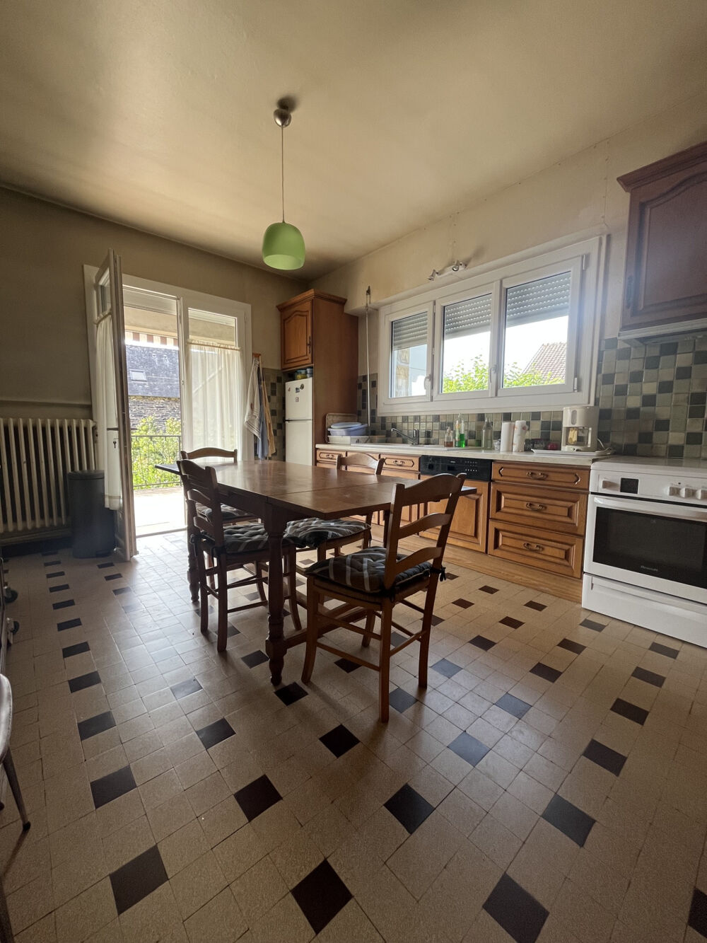Maison OBJAT - 7 pièces - 179 m2