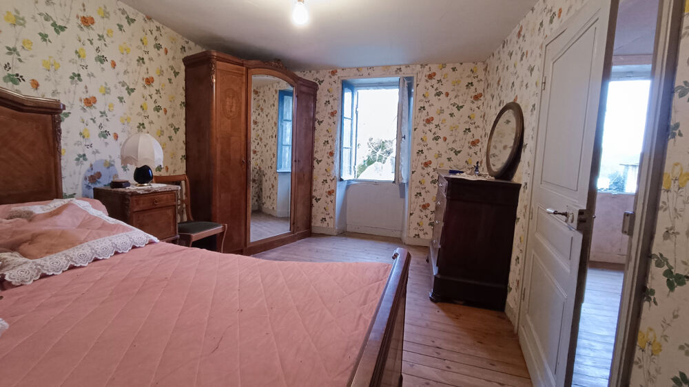 Petite maison à fort potentiel.