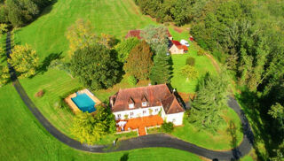  Proprit/chteau  vendre 10 pices 218 m