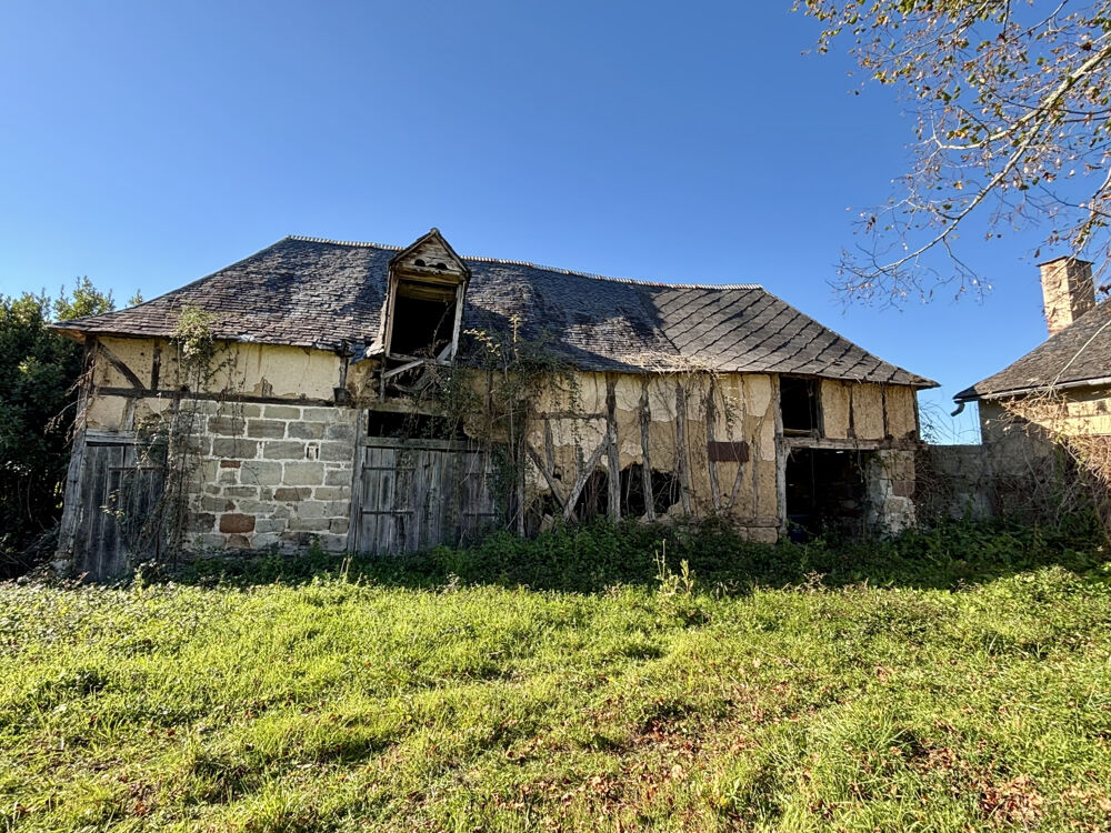 Maison en brasier + grange à rénover