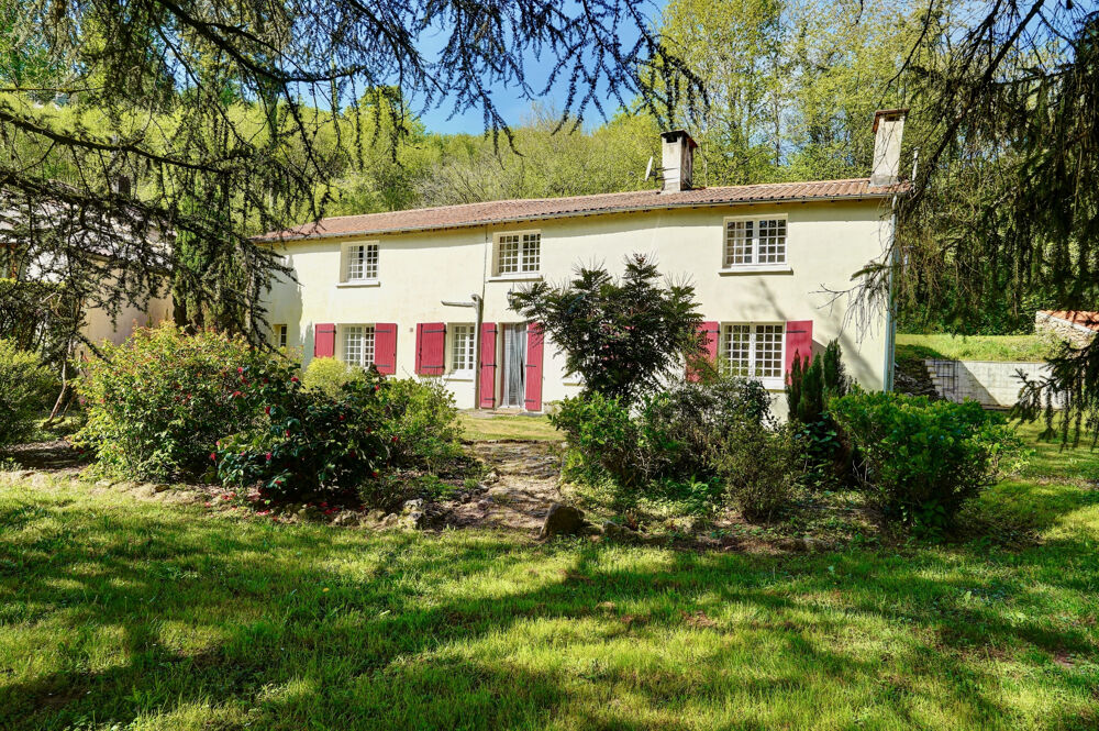 MAISON DE CAMPAGNE AU CALME EN GATINE