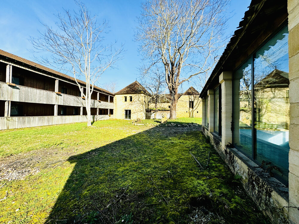 � vendre  Propri�t�/ch�teau Montignac (24290)