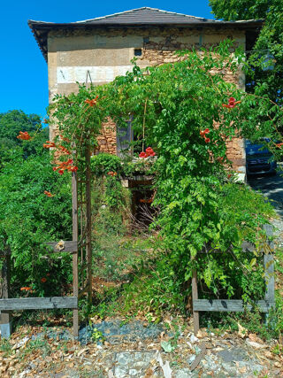 Vente Maison Maison de caractère 3 chambres avec jardin au cœur d'un village médiéval - Biron Biron