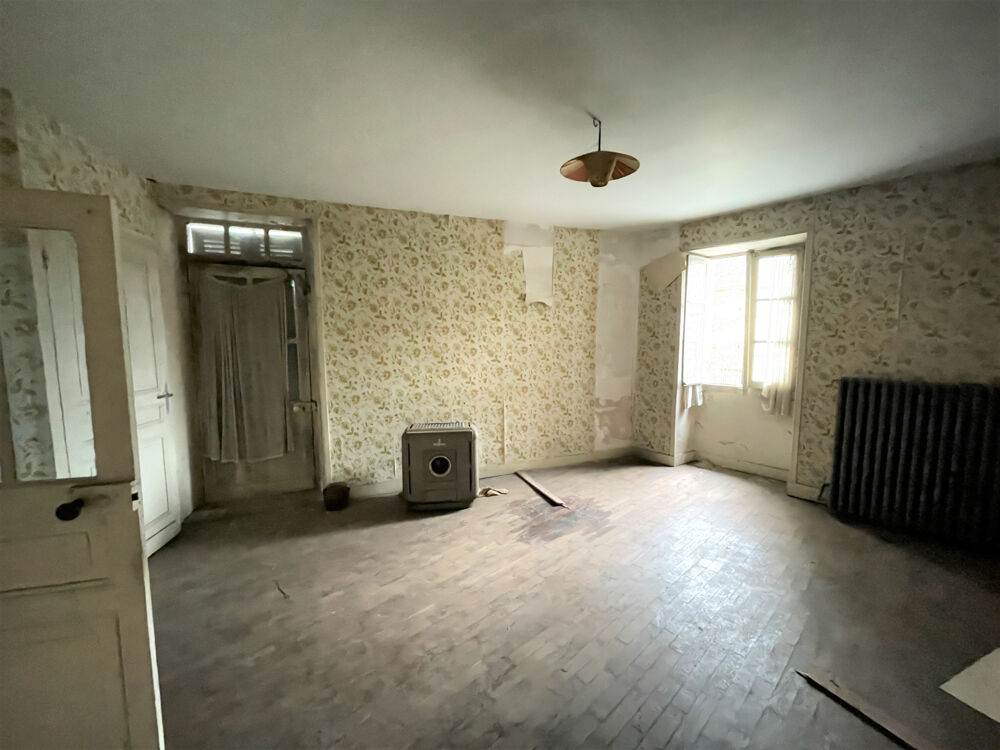 Maison de village en pierres à rénover Un beau projet au fort potentiel