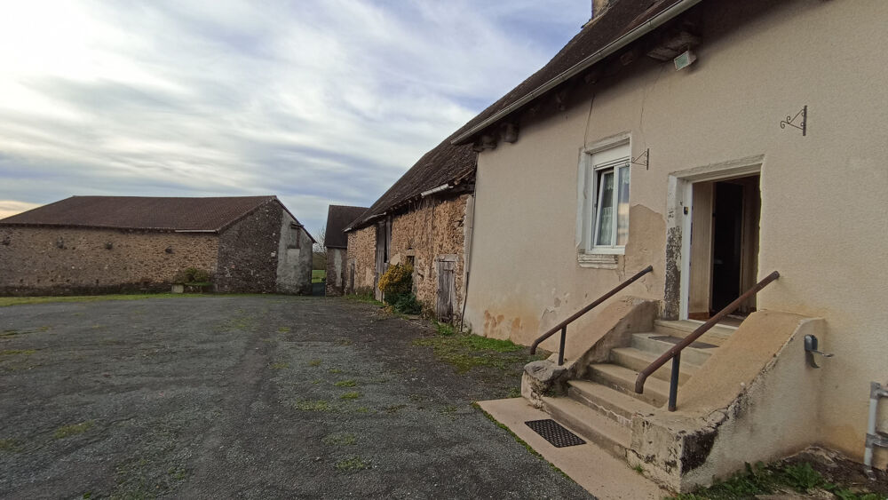 FERME AU CALME HABITATION ET BATIMENTS